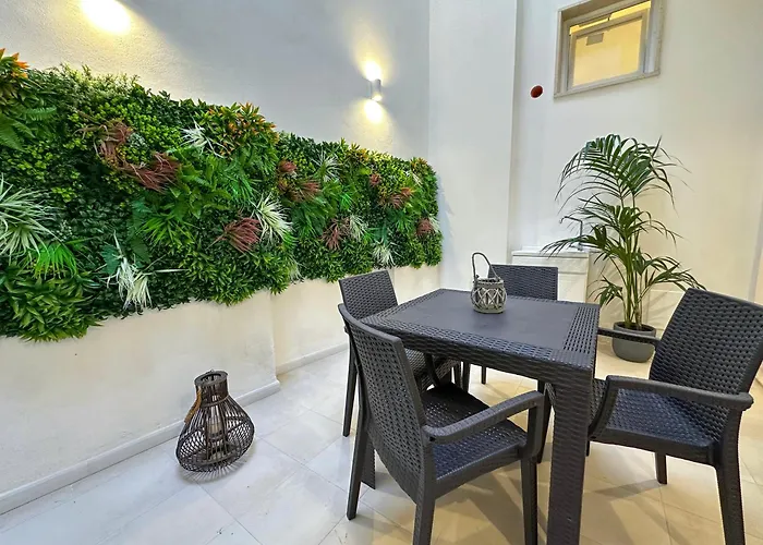 Leopardi Historic Center Lägenhet