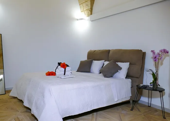 Leopardi Historic Center * Brindisi